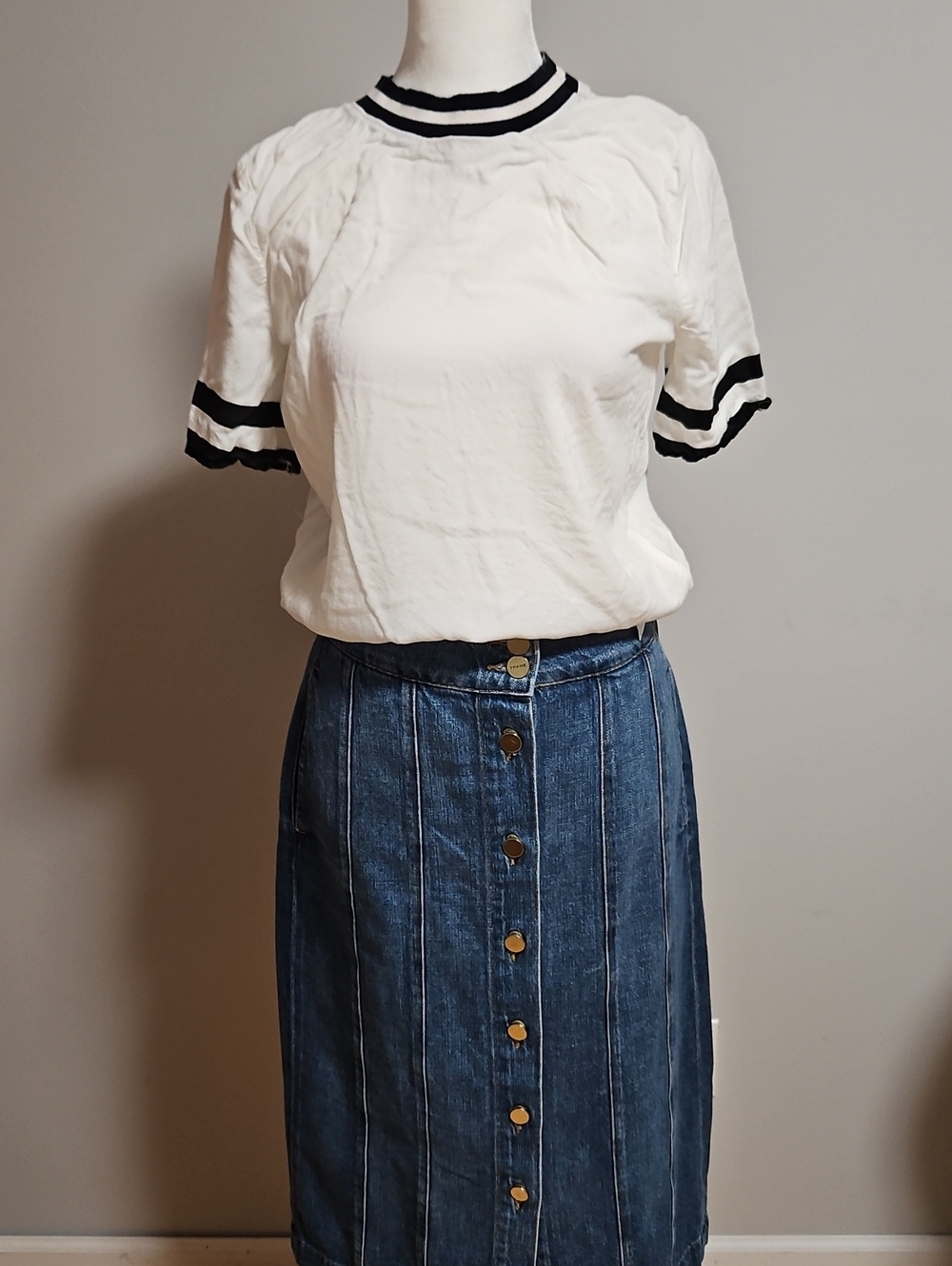 White Viscose 100%Short Sleeve Crewneck Top with Black Trim